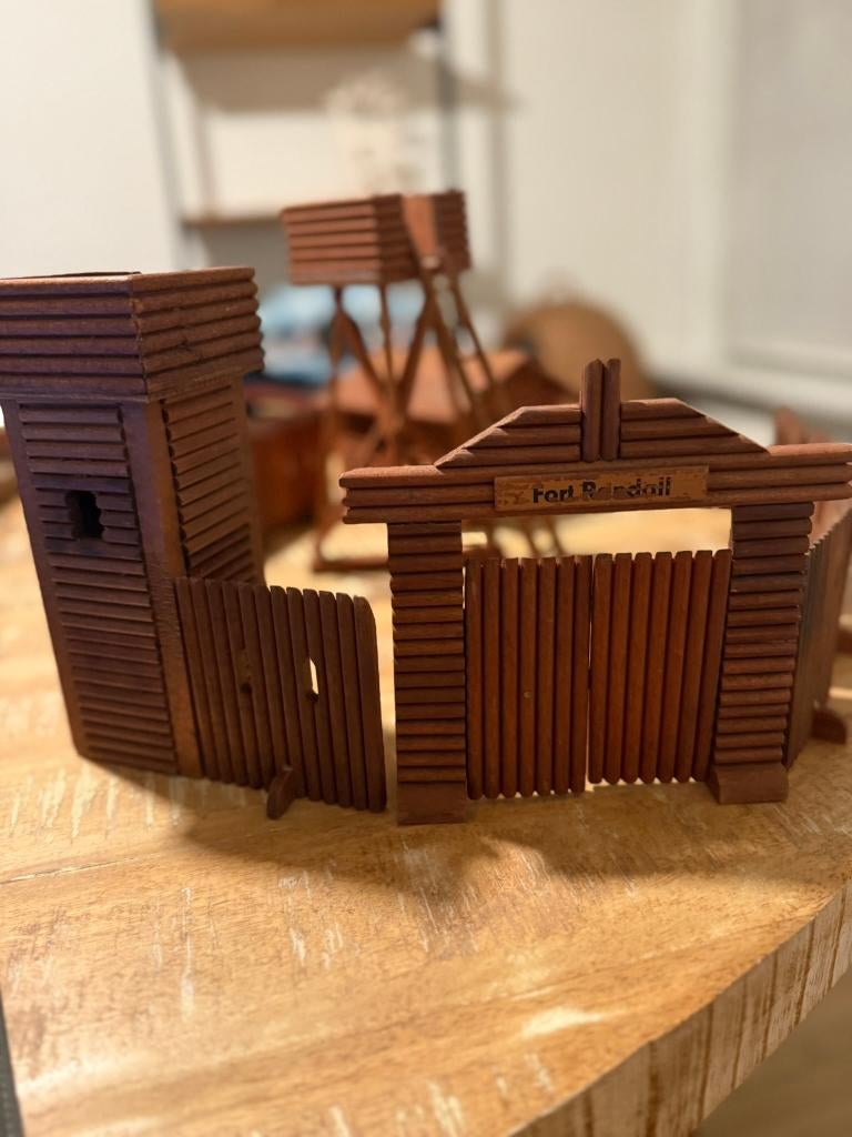 Fort en bois vintage des années 1960 Fort Randall, Enlèvement ou Envoi