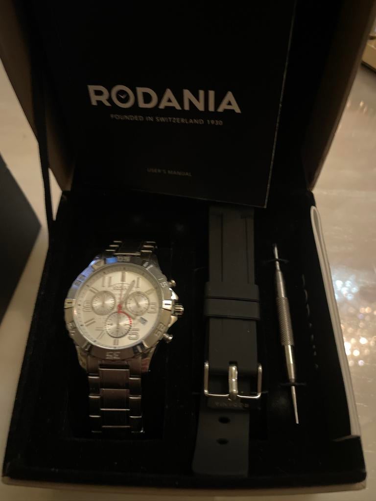 Montre Rodania chronographe– acier – réf:24947 – comme neuve, Bijoux, Sacs & Beauté, Montres | Hommes, Comme neuf, Acier, Acier