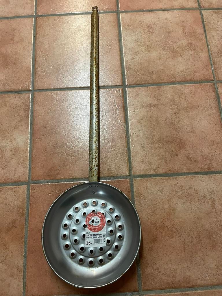 Poêle trouée neuve 26 de diamètre, Maison & Meubles, Enlèvement, Comme neuf