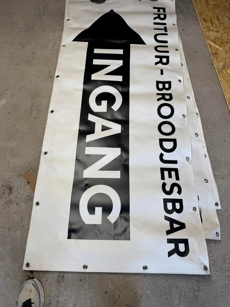 2xGroot spandoek INGANG –Frituur/B met ringen –reclamebanner, Zakelijke goederen, Horeca | Overige, Ophalen