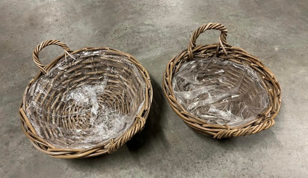 2 rieten manden (prijs is voor de 2 samen), Ophalen, Zo goed als nieuw