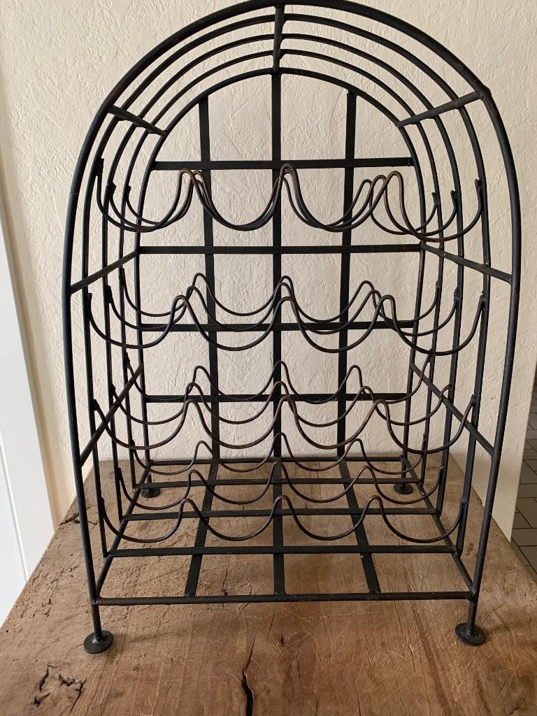 Casier à vin en fonte, Enlèvement