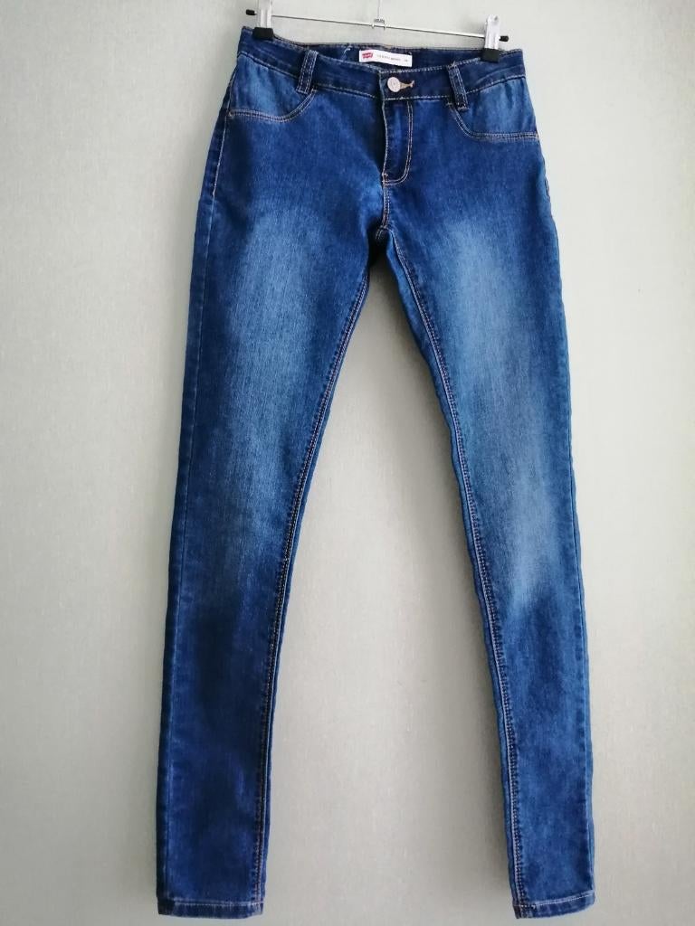 mooie jeansbroek Levi's maat 14 jaar, Broek, Zo goed als nieuw, Levi's, Verzenden