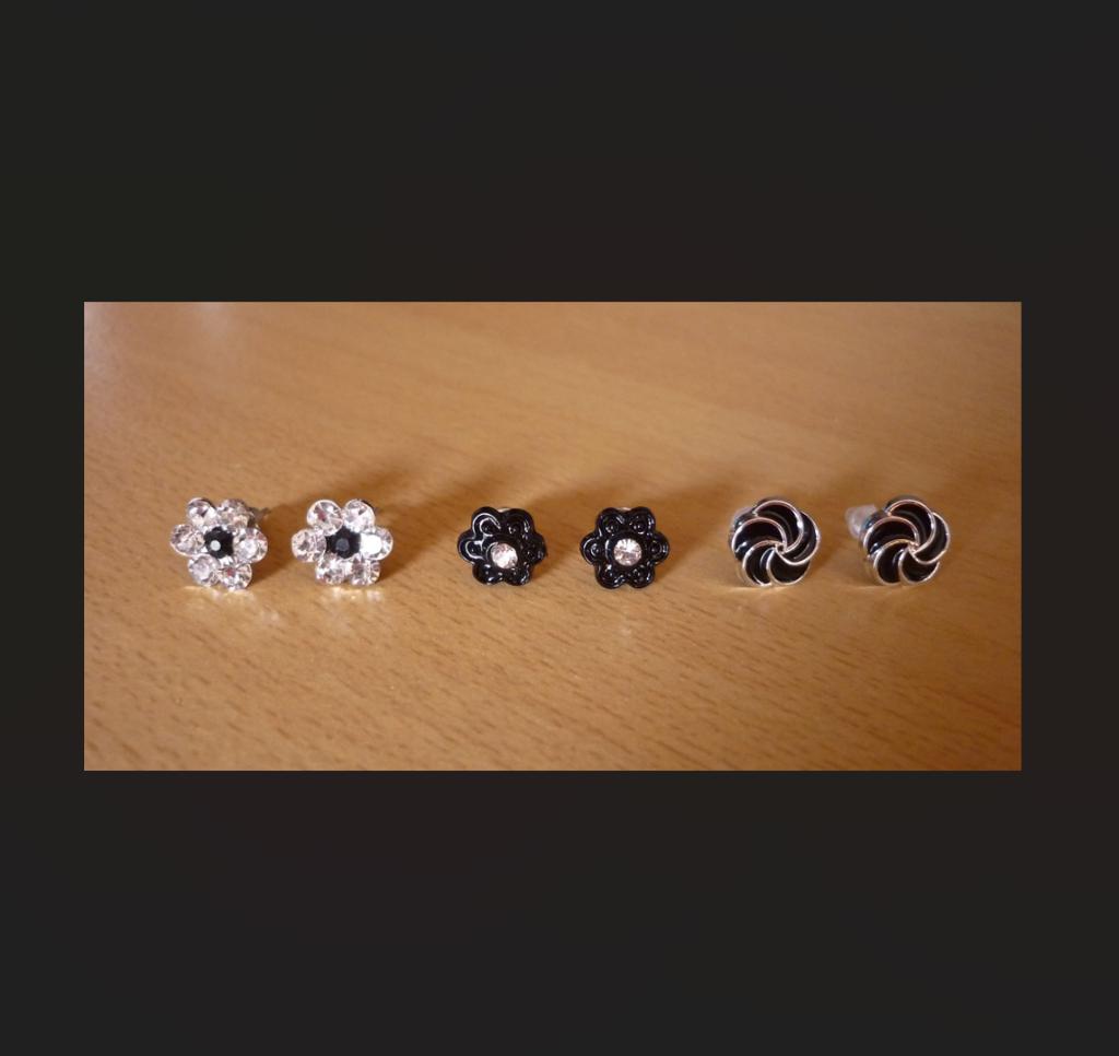 Set 3 paar oorbellen bloemen zwart en zilverkleurig strass, Handtassen en Accessoires, Oorbellen, Ophalen of Verzenden, Zwart