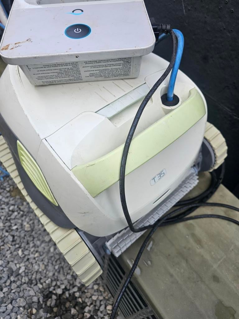 Zwembad robot
Doet vloer wanden, Jardin & Terrasse, Accessoires de piscine, Enlèvement