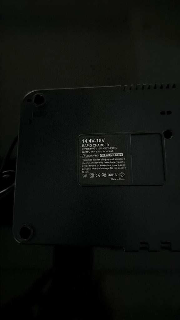 Accu lader, Ophalen of Verzenden, Zo goed als nieuw