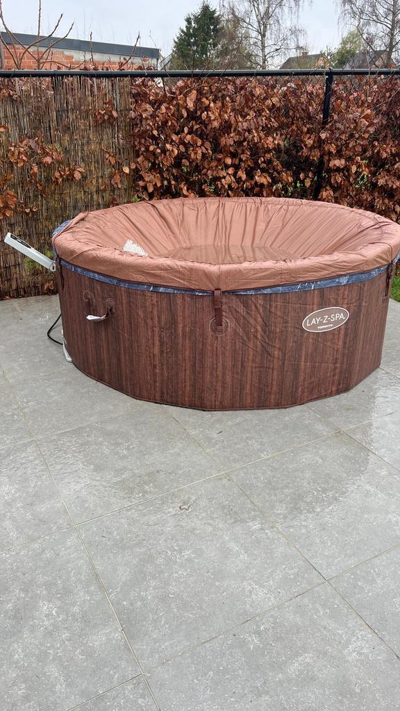 Lay-Z-Spa Jacuzzi Toronto 8pers. (NIEUW), Ophalen, Nieuw, Filter, Vast