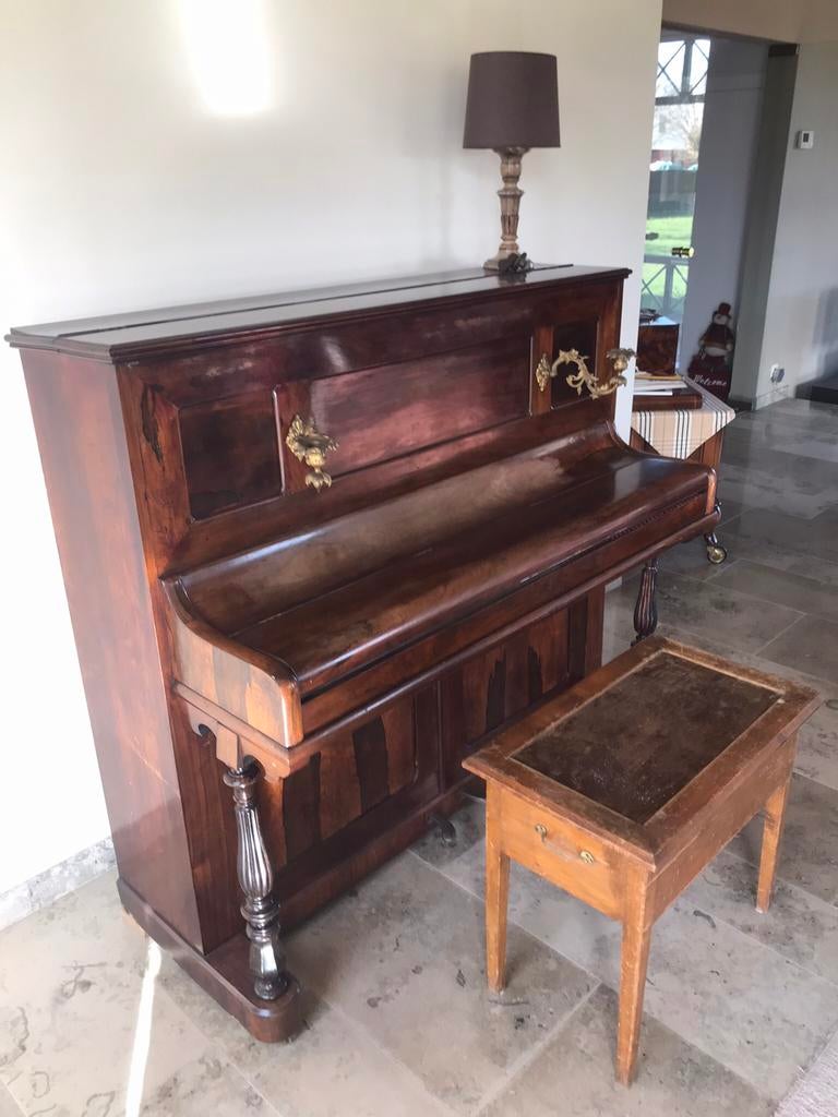 Piano met pianostoel, Muziek en Instrumenten, Ophalen of Verzenden, Gebruikt, Piano