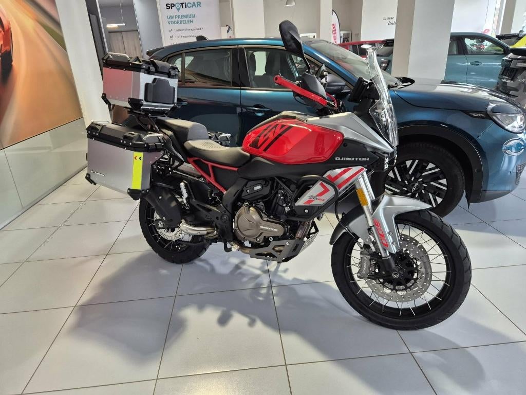 Qj moto SRT 600 SX touring 2026, Motoren, Motoren | Overige merken, 2 cilinders, Handvatverwarming, Particulier, Meer dan 35 kW