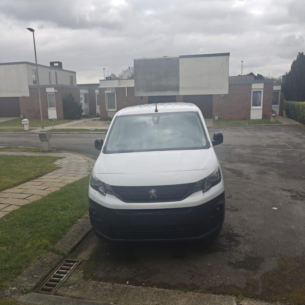 Peugot Partner 2022 137.000km, Auto's, Voorwielaandrijving, Wit, Particulier, Dealer onderhouden