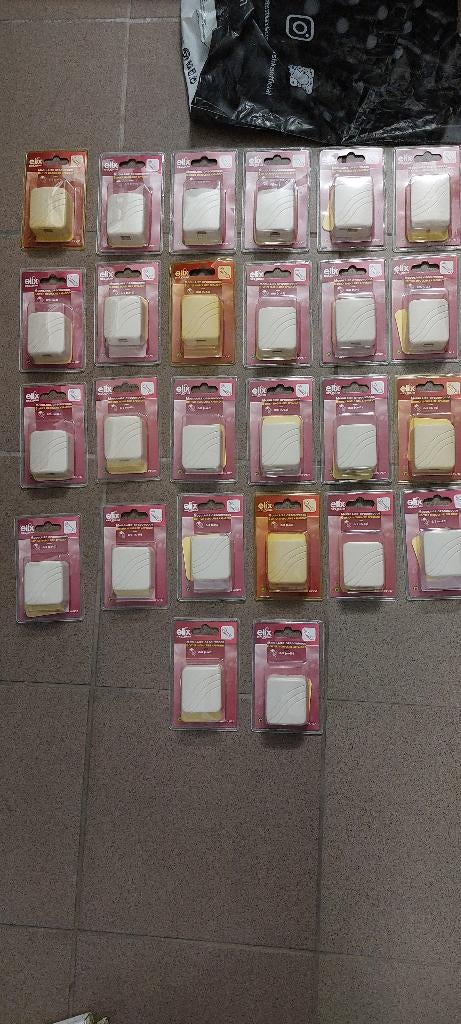 27 boitiers RJ45 Elix 34437, Telecommunicatie, Telefooncentrales, Nieuw, Accessoires, Ophalen