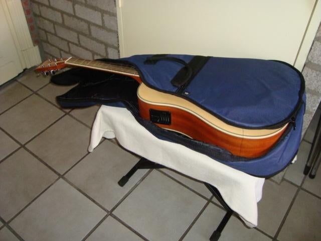 HOUSSE DE GUITARE REMBOURRÉE MSA pour guitare western, Musique & Instruments, Boîtiers & Valises, Enlèvement ou Envoi, Neuf, Guitare acoustique