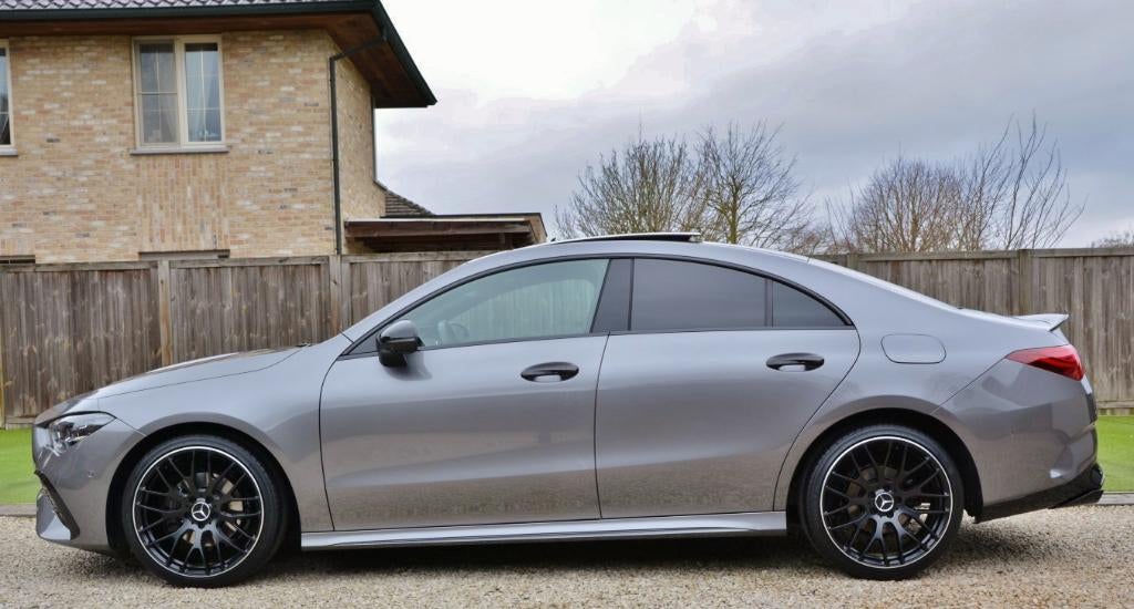 CLA 180 AMG 7G-DCT**45 AMG LOOK**FULL OPTION**, Auto's, Mercedes-Benz, https://public.car-pass.be/vhr/c79da566-0993-4e0c-ba6e-5618e1f20d81