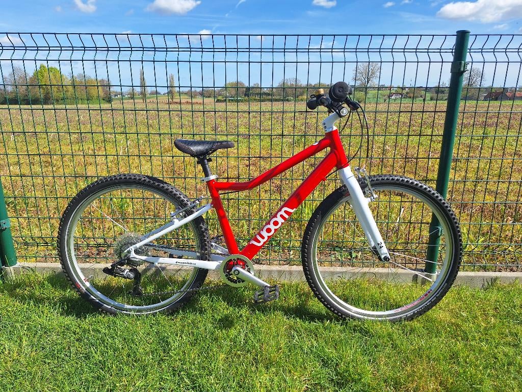 Woom 5 Rood (24 inch) in topstaat! Incl. standaard & bel, Fietsen en Brommers, Ophalen, Zo goed als nieuw, 20 inch of meer, Woom