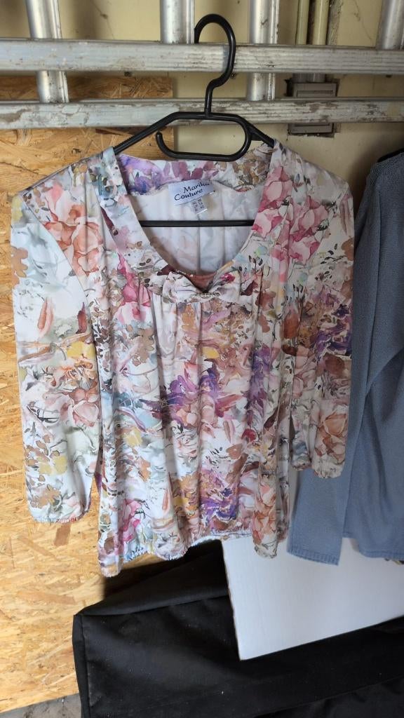 beige gebloemd T-shirt - Marika Couture- 40 - 5€, Maat 38/40 (M), Verzenden, Beige, Zo goed als nieuw
