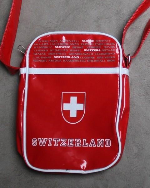 Petit sac à bandoulière rouge en provenance de Suisse, Enlèvement ou Envoi, Comme neuf, Rouge, Autres marques