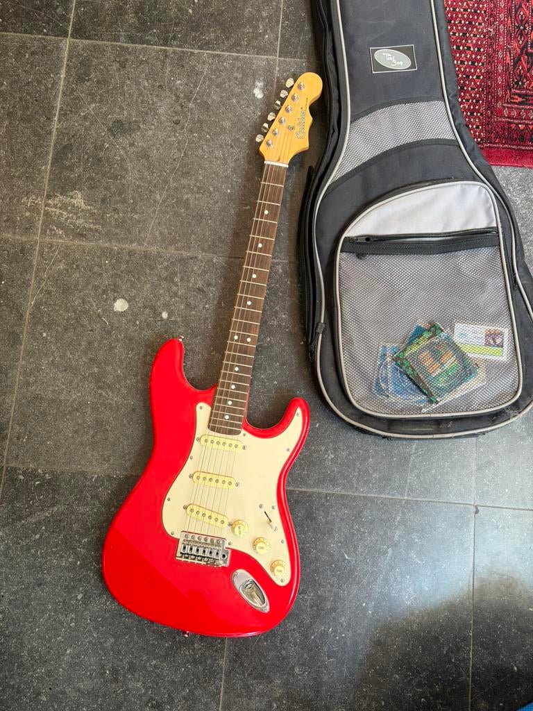 Elektrische gitaar caliber, Muziek en Instrumenten, Snaarinstrumenten | Gitaren | Elektrisch, Ophalen, Zo goed als nieuw