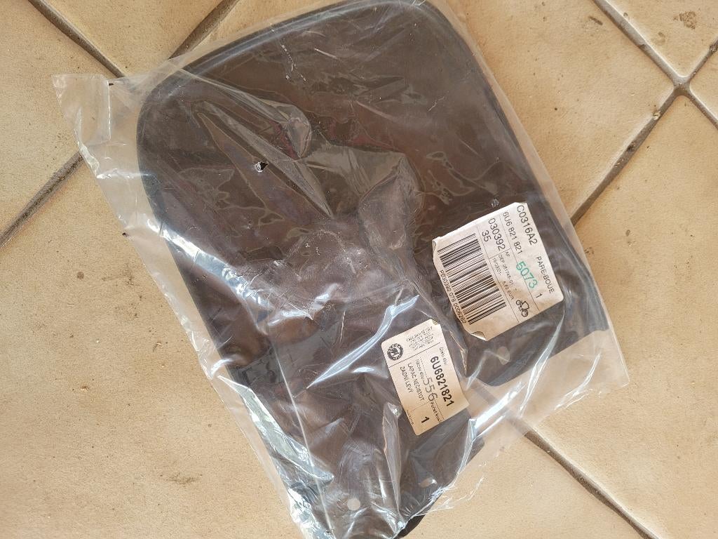 Bavette Arrière Gauche Originale Škoda FELICIA – NEUF, Enlèvement