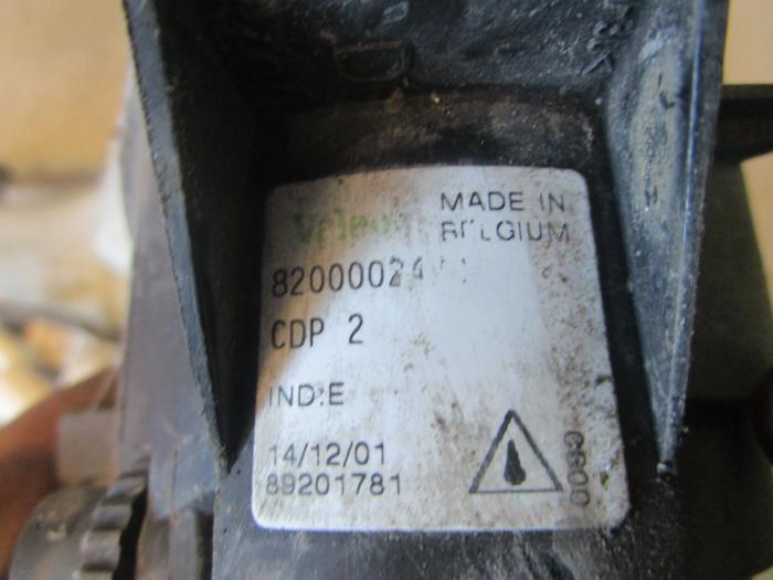 Feu antibrouillard avant droit d'un Renault Laguna (Laguna 0, Renault, -, 3 mois de garantie, Utilisé
