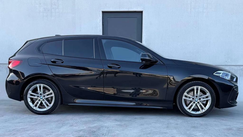 BMW 1 Serie 118 M-PACK*Automaat*Carplay*Stuurwielverwarming*, Auto's, Automaat, 1 Reeks, Gebruikt, Zwart