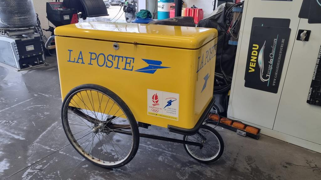 Ancien chariot de la poste française, Antiquités & Art, Enlèvement