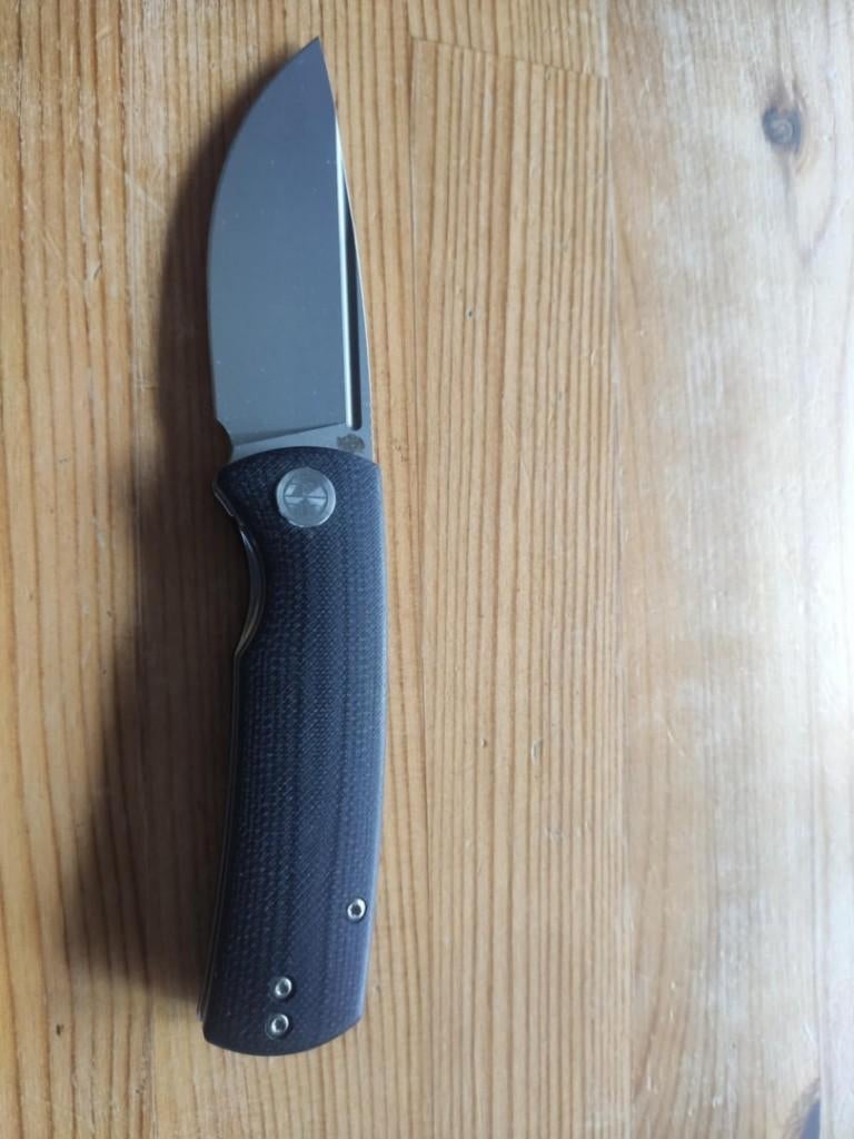 Couteau pliant Petrified Fish Mini Beluga, Caravans en Kamperen, Kampeergereedschap, Zo goed als nieuw, Ophalen of Verzenden