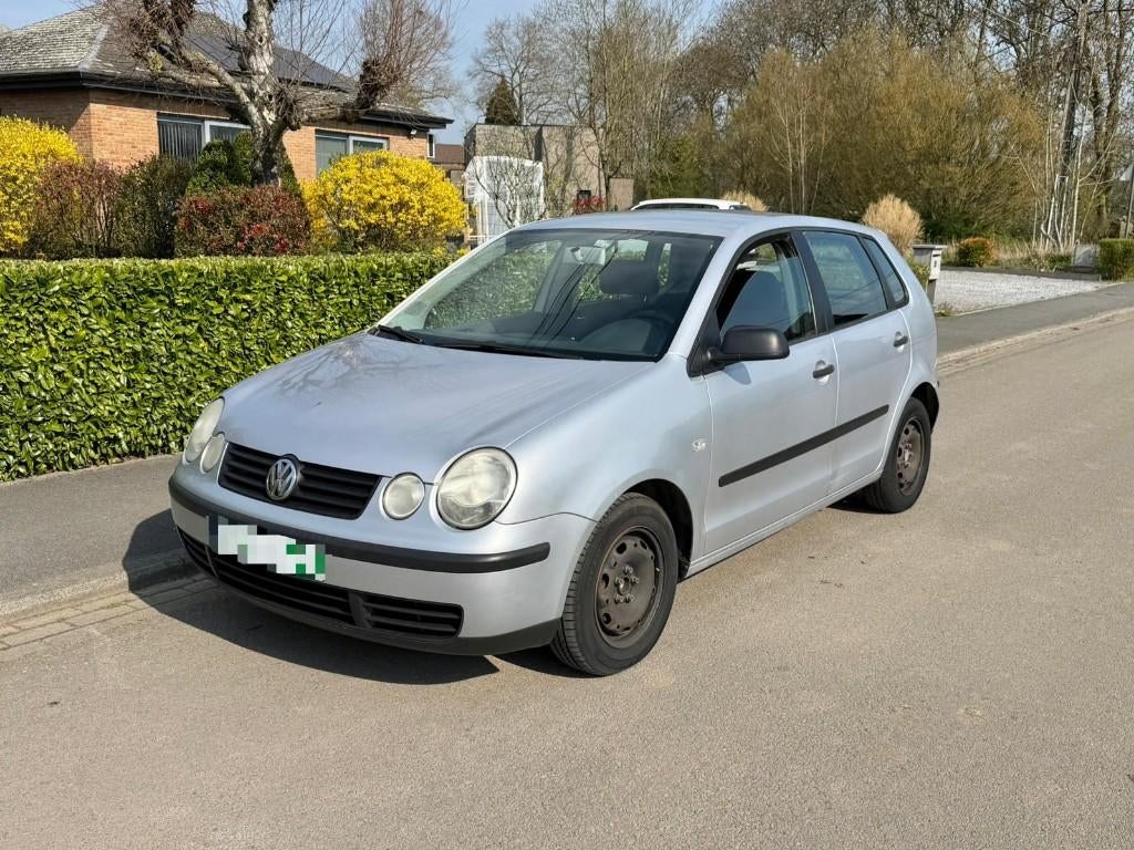 Polo 1.9 sdi 2004 244000km clim 5 porte, Autos, Argent ou Gris, Achat, Boîte manuelle, Noir