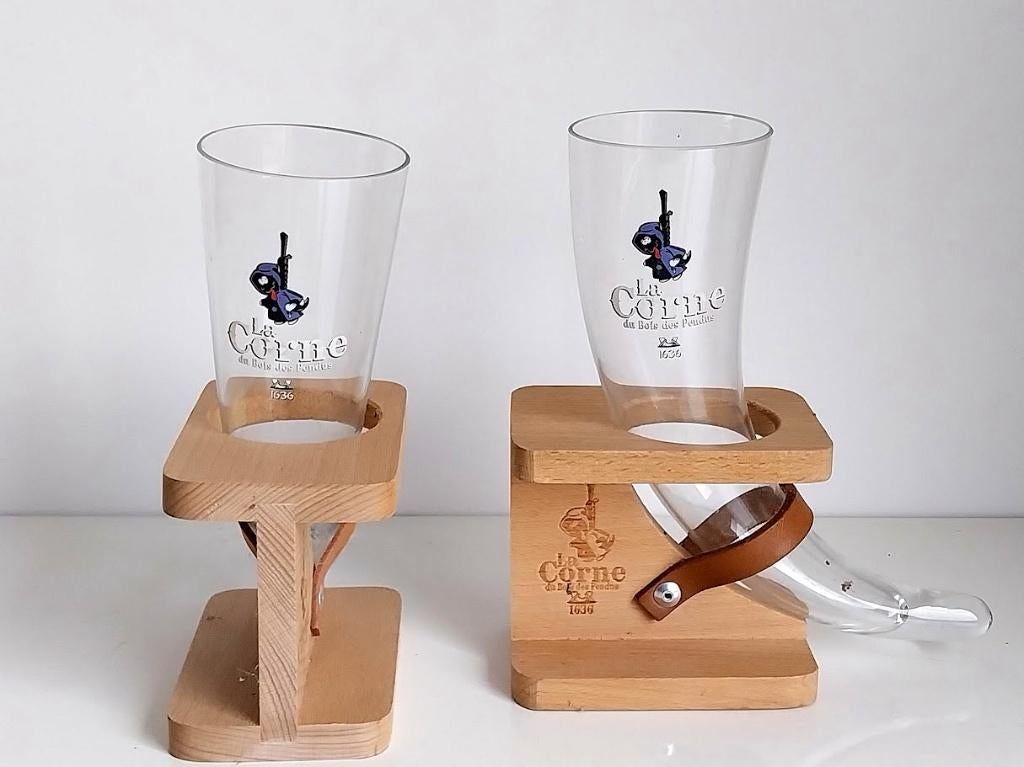 2 verschillende HOORNS VAN HET HOUT VAN DE HANGED IN 33 cl, Verzamelen, Biermerken, Ophalen of Verzenden