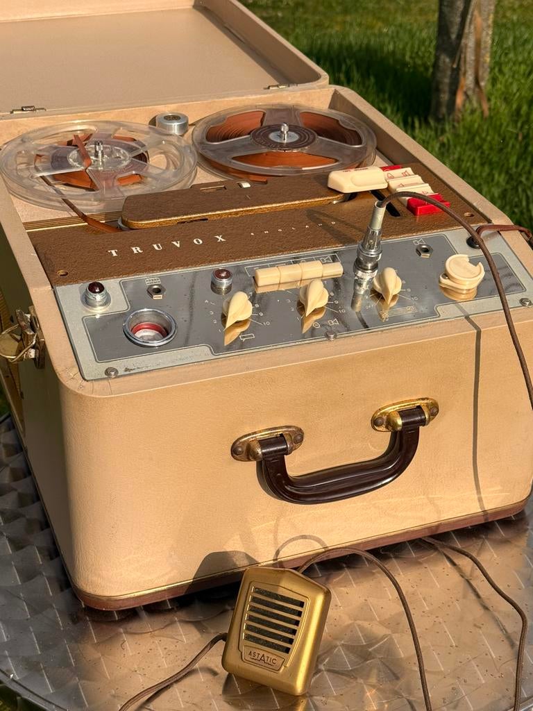 Magnétophone vintage TRUVOX England –années 50/60 avec micro, Ophalen, Bandrecorder, Met banden
