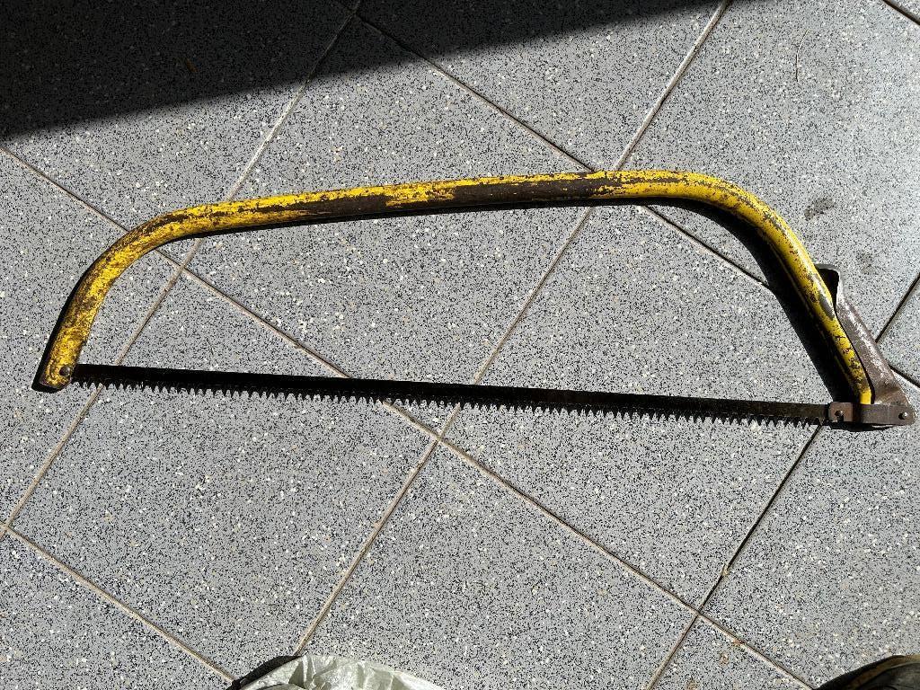 Scie à métaux comprenant 2 nouvelles lames de scie trempées, Enlèvement, Utilisé, Scie à métaux