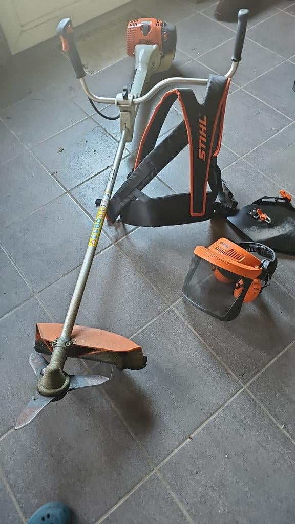 Débroussailleuse Stihl FS 310 + Harnais +Casque, Enlèvement
