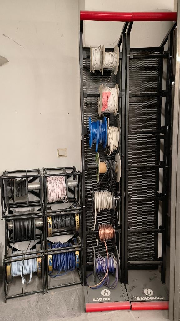 Manager pour bobines de câbles, Enlèvement, Utilisé, 10 mètres ou plus, Autres câbles