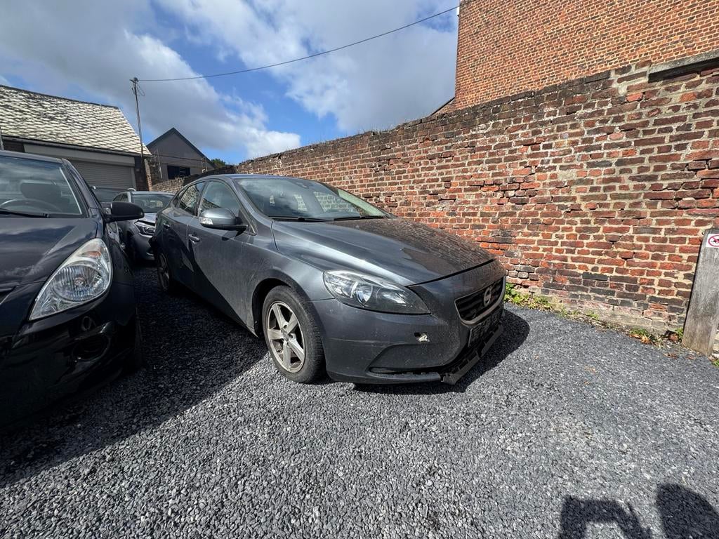 Volvo v 40 automatic diesel voiture roulante marchand ou exp, Achat, Entreprise, Noir, 5 portes