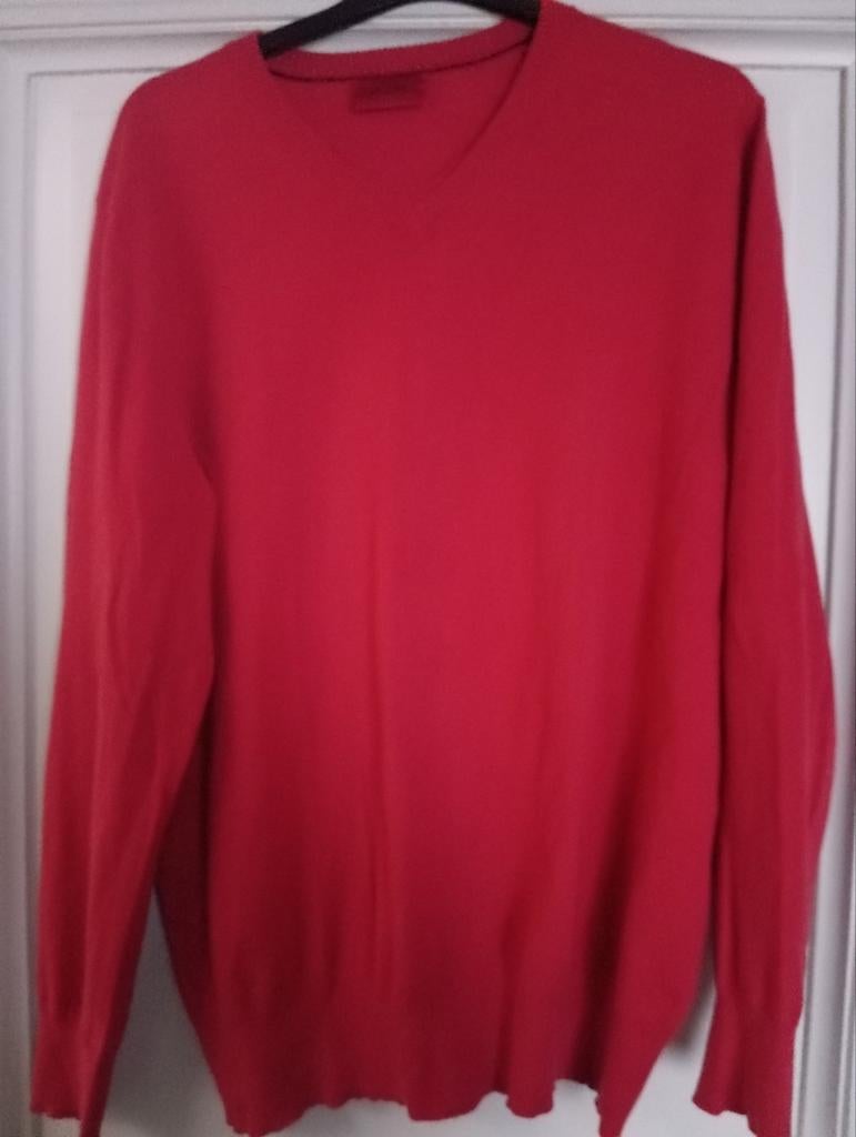 HUGO BOSS - pull rouge à col en V, taille : L, Vêtements | Hommes, Pulls & Vestes, Enlèvement ou Envoi, Taille 52/54 (L)