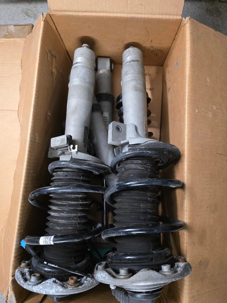 Bmw m4 f82 / m3 f80 originele veerpoten, Ophalen, BMW
