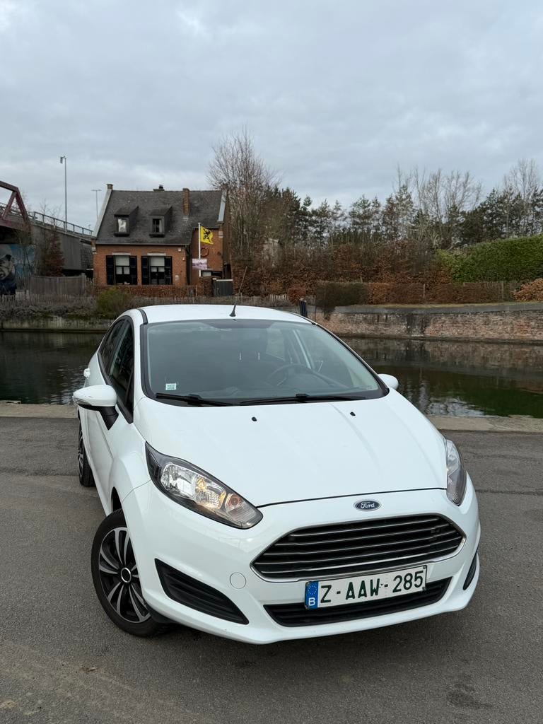 Ford fiesta 1.25 I essence 2014, Autos, Ford, Entreprise, Airbags, Air conditionné, Bluetooth, Ordinateur de bord, Verrouillage central