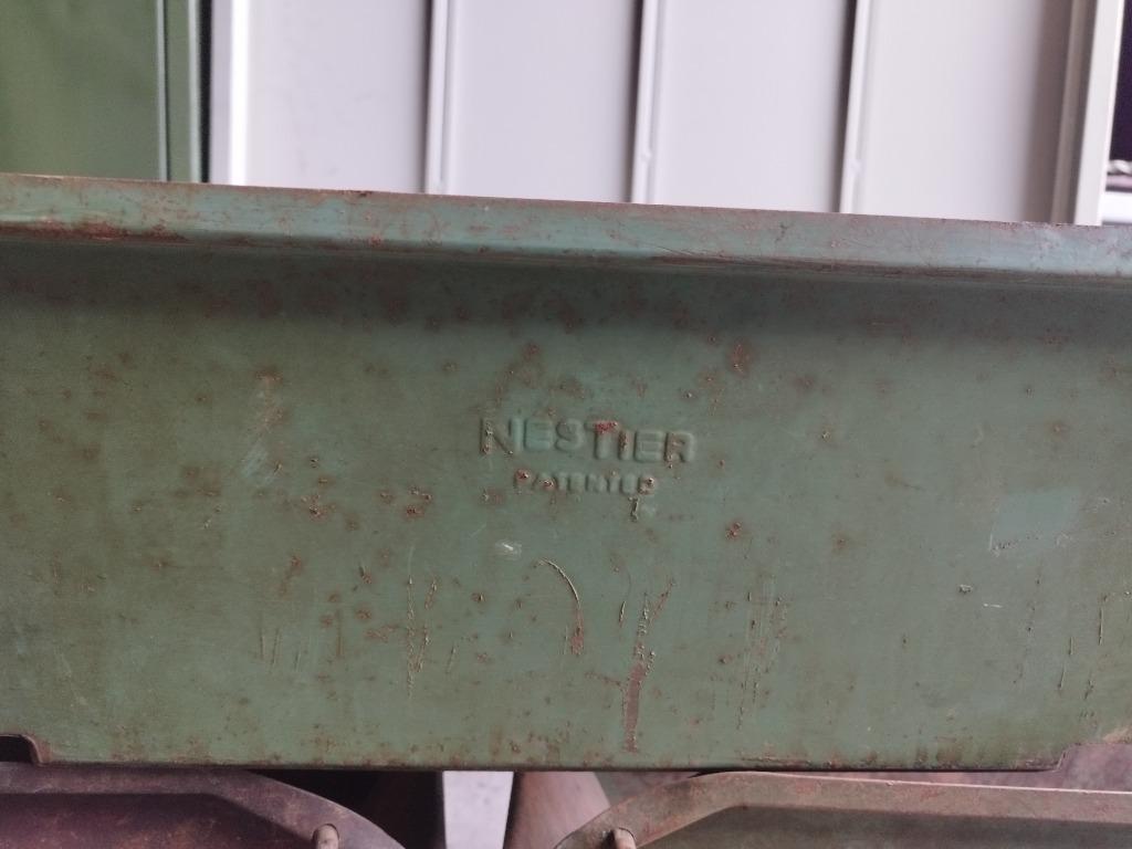 Bacs empilables industriels brevetés Nestier en métal 57x32x, Bricolage & Construction, Moins de 35 cm, Enlèvement, Utilisé, Moins de 50 cm