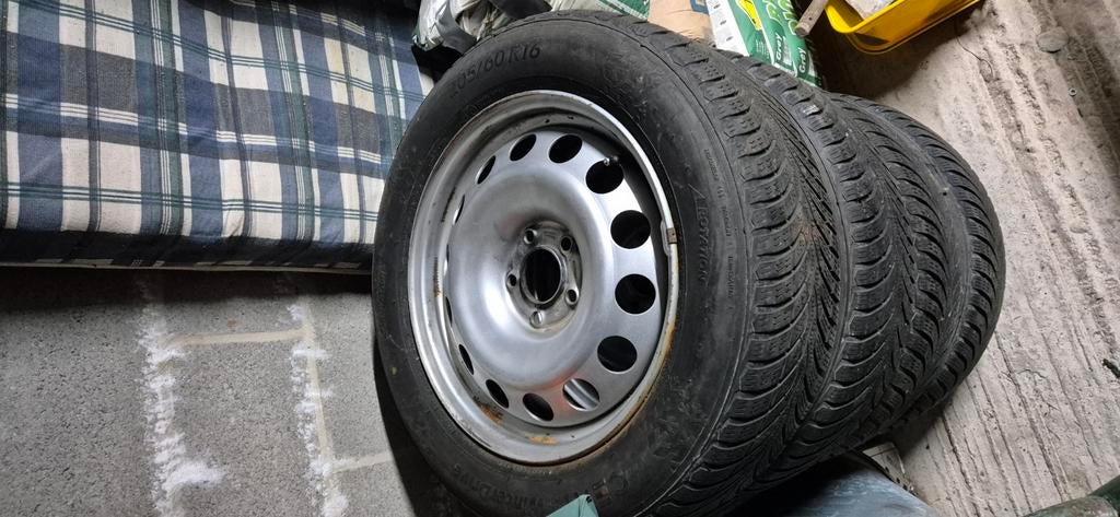Jantes et pneus neige 5x108 205/60 r16 berlingo partner, Enlèvement, Utilisé, Pneu(s)