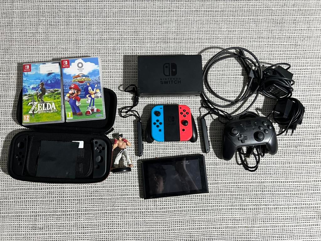 Nintendo Switch met extras, Comme neuf, Avec 3 manettes ou plus, Enlèvement, Switch Original
