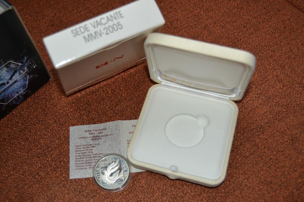 5€ Vatikaan 2005 sede vacante, Postzegels en Munten, Munten | Europa | Euromunten, Vaticaanstad, Setje, Zilver, Ophalen of Verzenden