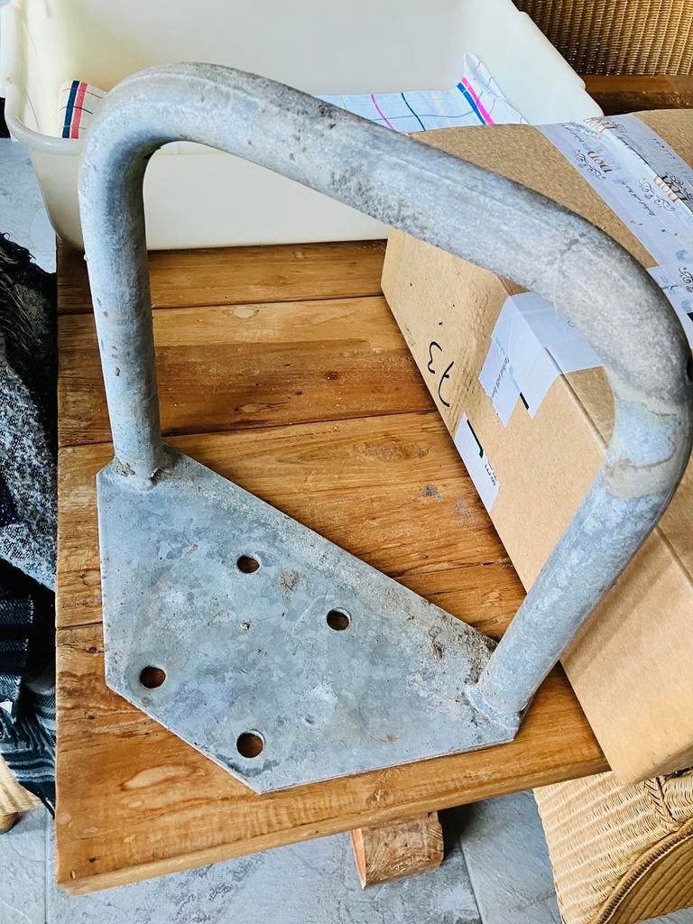 Beschermbeugel voor drinkbakken, Ophalen of Verzenden, Zo goed als nieuw