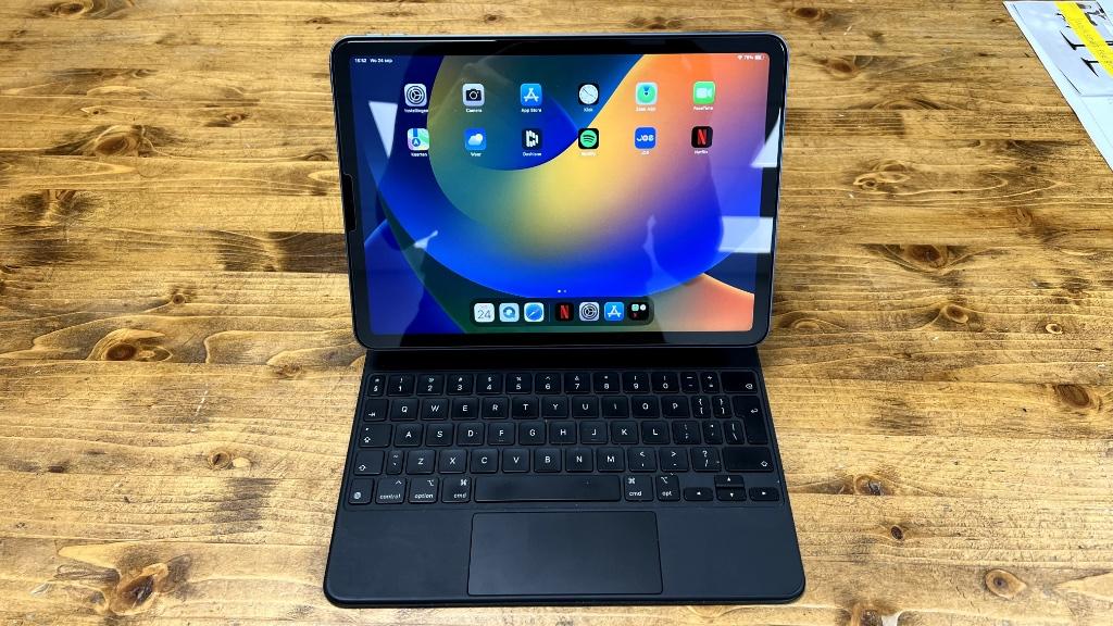 APPLE iPad Magic Keyboard 11" (inch) - QWERTY - iPad Air/Pro, Computers en Software, Apple iPads, Gebruikt, Apple iPad, 11 inch