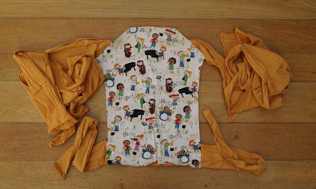 babydragen mei tai thema muziek, Autres marques, Enlèvement ou Envoi, Écharpe de portage, Comme neuf