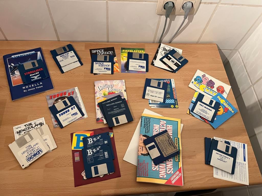 Pakket met 17 atari st games,2 joysticks alles voor 40€🕹️, Consoles de jeu & Jeux vidéo, Jeux | Atari, Autres modèles, 1 joueur