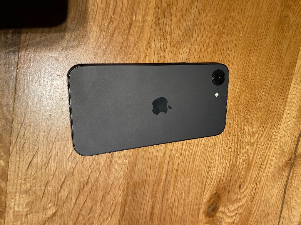 iPhone 16e 128GB 1 week oud, Télécoms, Téléphonie mobile | Apple iPhone, Enlèvement ou Envoi, Comme neuf, 100 %, Noir