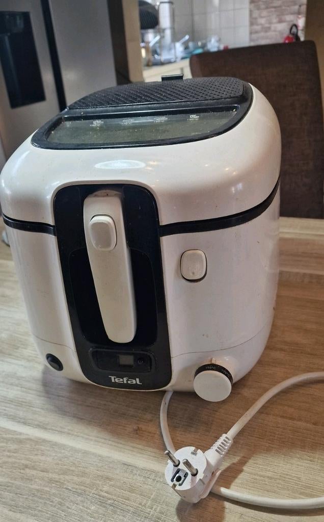 Tefal Fryer Super Uno (FR3140), Elektronische apparatuur, Frituurpannen, 2 tot 3 liter, Ophalen, Gebruikt, Uitneembare binnenpan