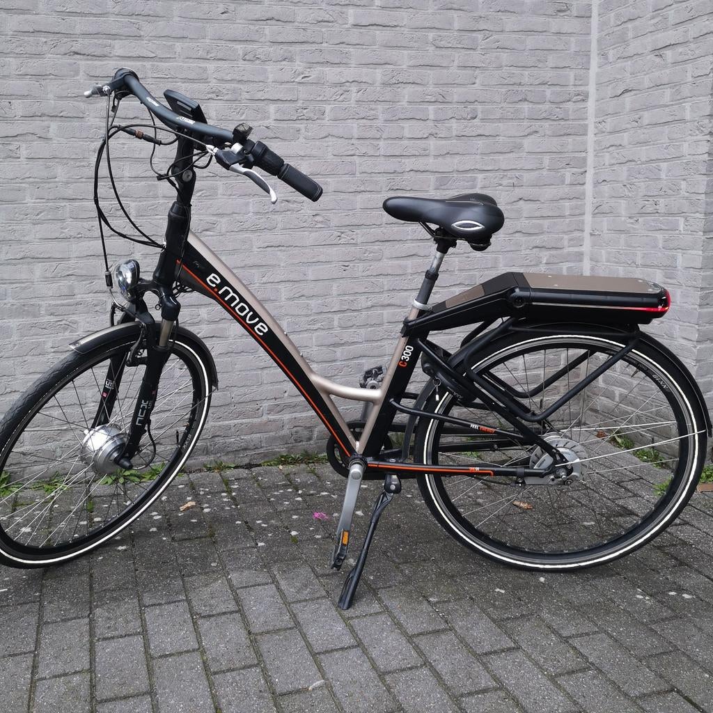 Elektrische damesfiets "E-Move C300"!!! Zo goed als NIEUW!!!, Fietsen en Brommers, Elektrische fietsen, Ophalen