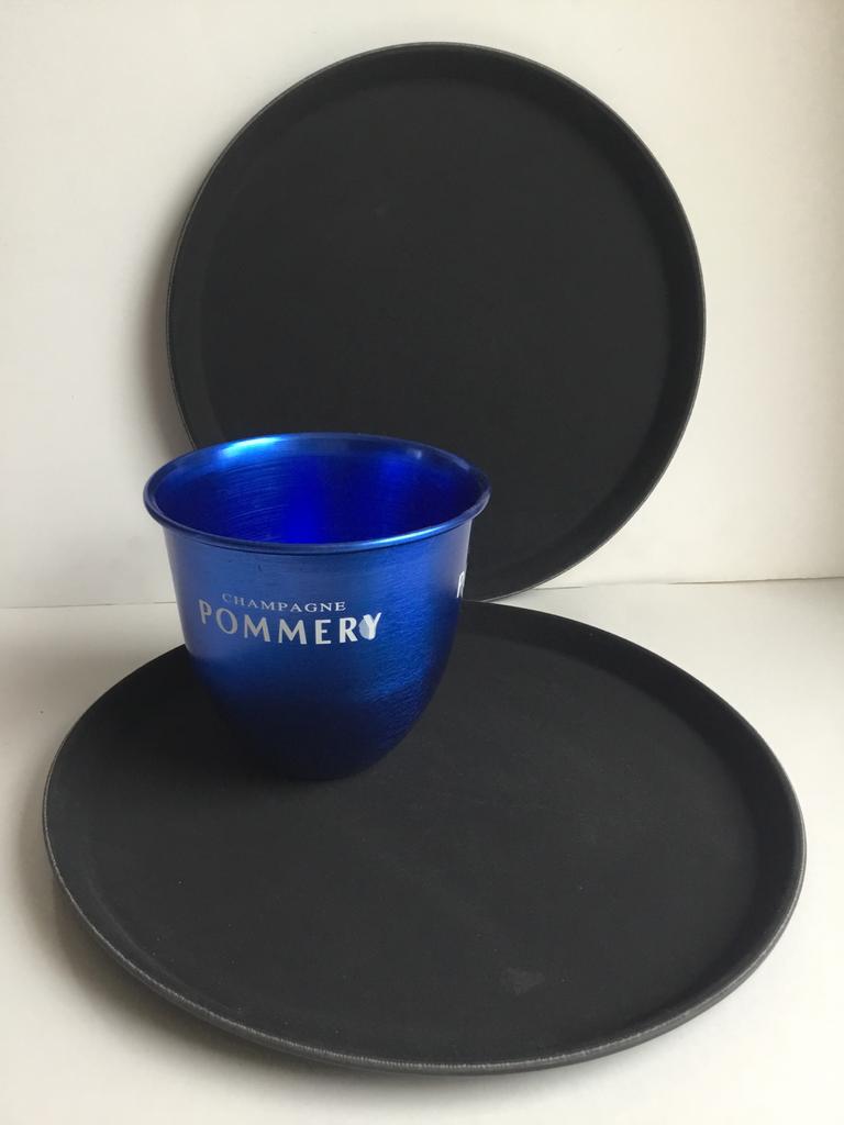 Pommery Champagne emmer en 2 dienschotels (rommelmarkt), Hobby en Vrije tijd, Ophalen of Verzenden, Zo goed als nieuw