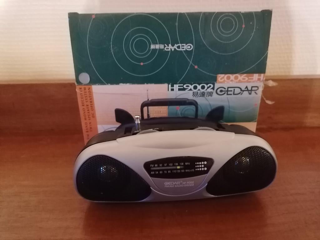 Cedar HF-9002 draagbare radio / mini boombox FM-AM met doos, Ophalen, Radio