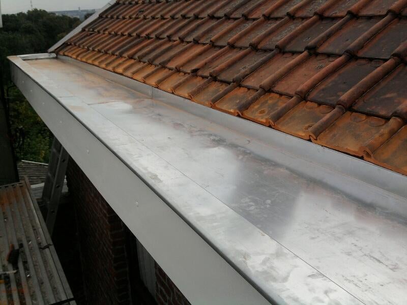 Entretien et réparation corniche, Bricolage & Construction, Tuiles & Revêtements de toit, Autres couleurs, Enlèvement, Autres types